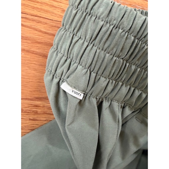 Vuori Villa Short Olive Green Sz Medium Elastic Waist Relaxed High Rise Travel - Picture 2 of 7
